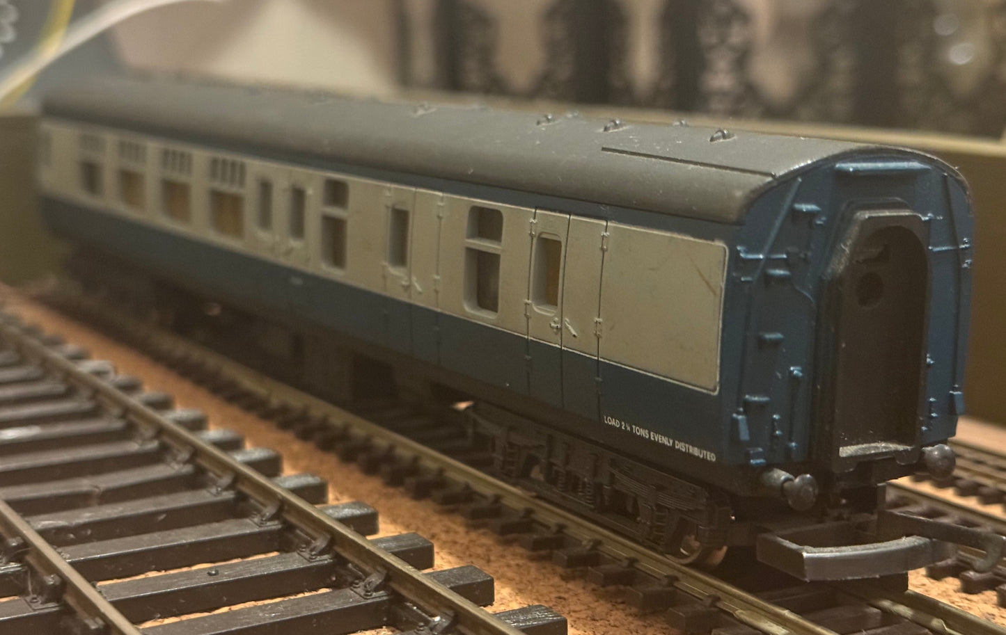 Lima (OO) British Railways MK1, Brake Second Corridor (BSK), Unnumbered, in BR Corporate Blue Grey