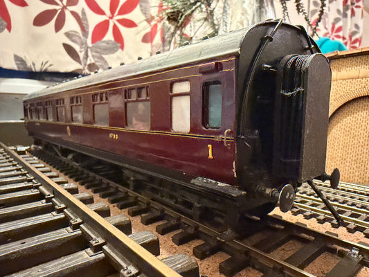 Exley (O) London Midland & Scottish Railway ‘Stanier’ Corridor Composite No.1793 in LMS Crimson 