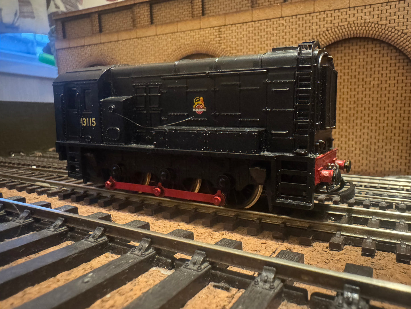 Wrenn W2232 (OO) British Railways, English Electric 350HP Diesel Electric Shunter [08] No.13115 in Unlined BR Black 