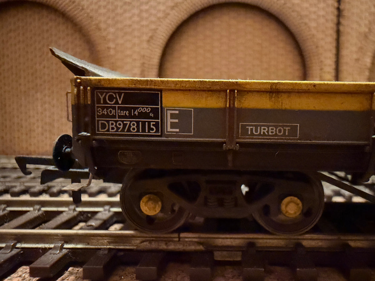 Dapol 4F-043-014 (OO) British Rail, YCV ‘Terbot’ Wagon No.DB978115 in weathered BR Civil Engineer ‘Dutch’ Livery 