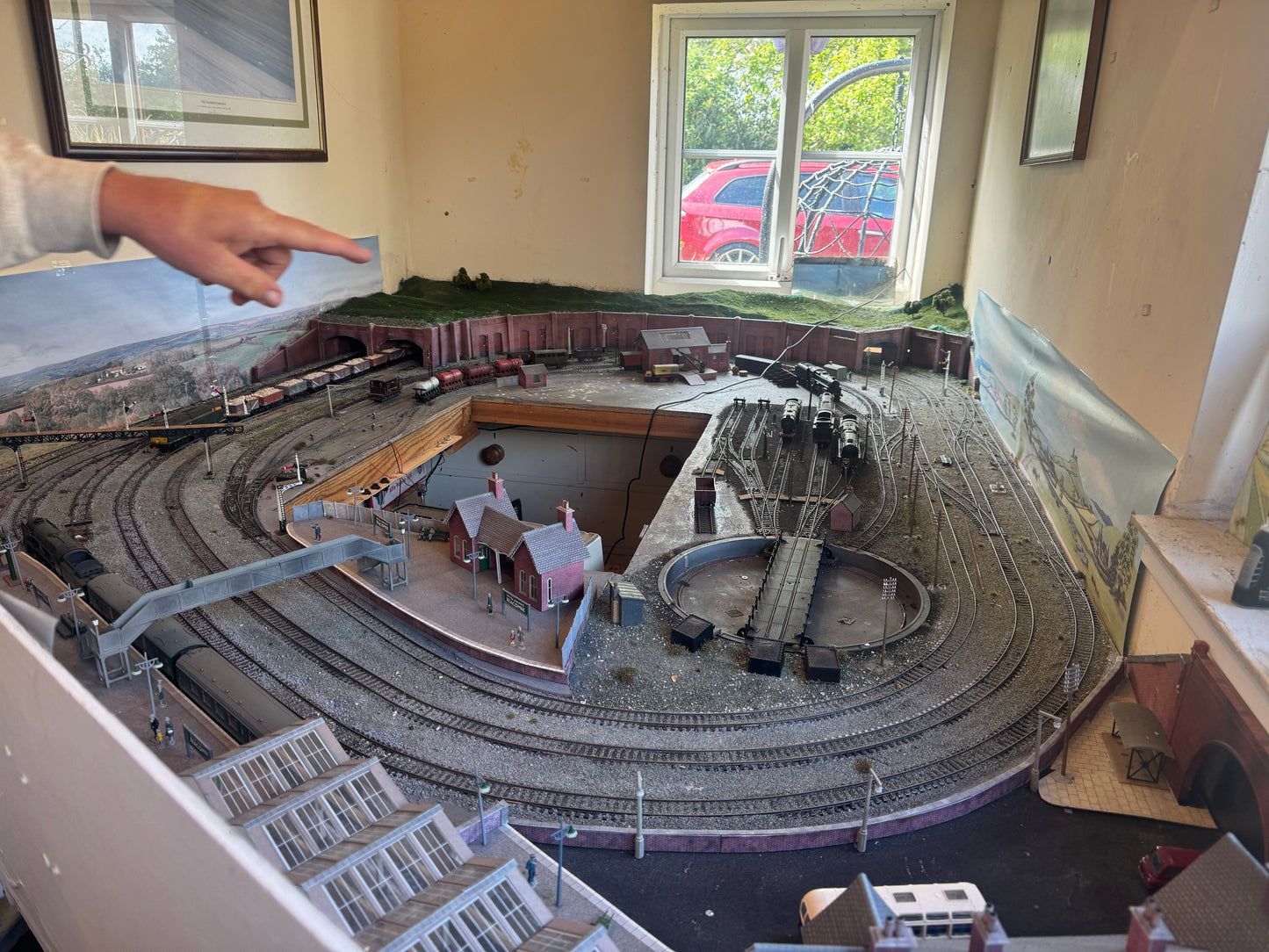 “Becombe” 8ft by 6ft OO Model Railway 