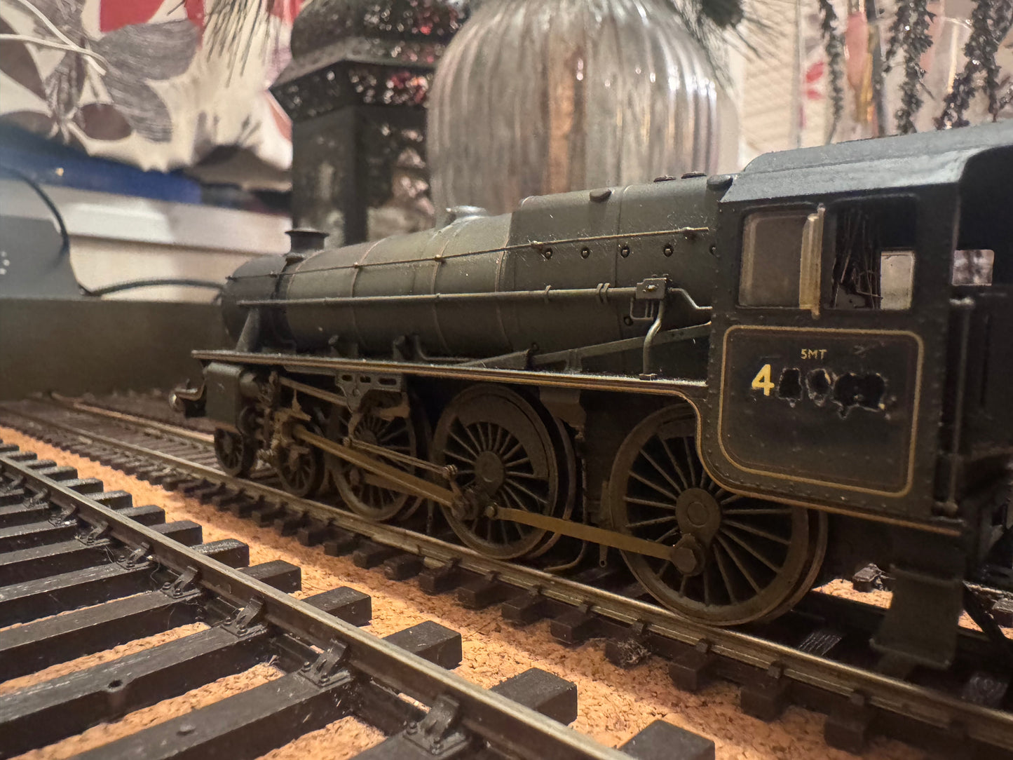 Hornby R2995XS (OO) EX LMS Class 5MT ‘Black Five’ (No Number) in Weathered BR Black. DCC Sound Fitted 