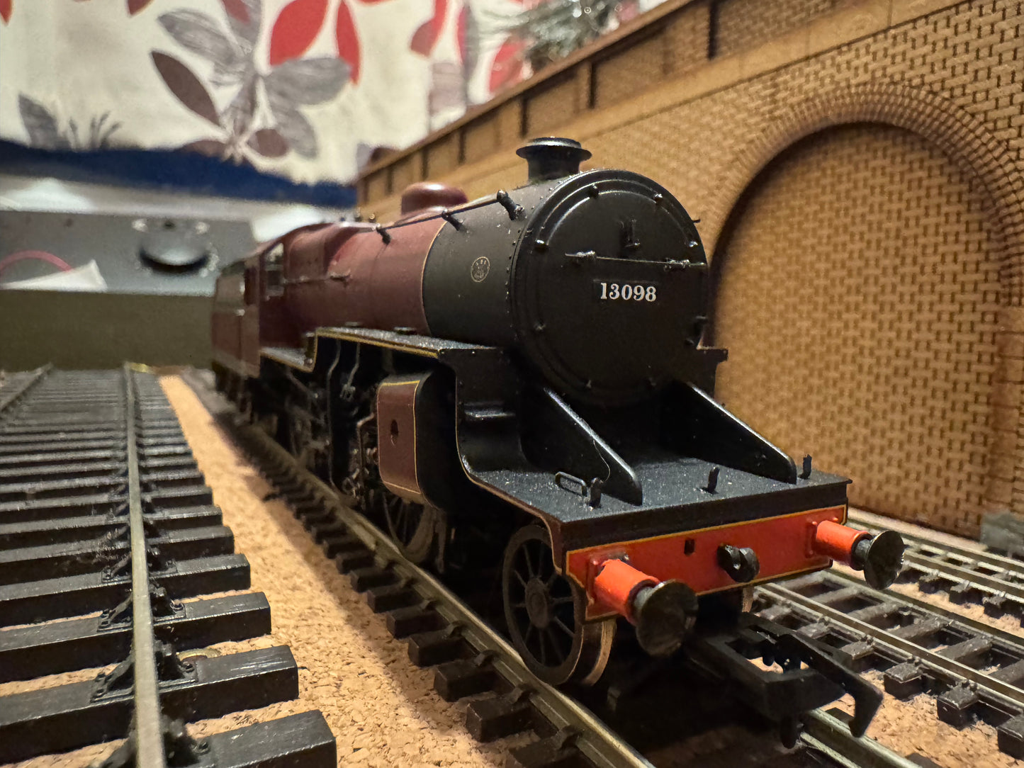 Bachmann 32-175 (OO) London Midland & Scottish Railway, ‘Hughes’ 5P 4F ‘Crab’ No.13098 in LMS Crimson Lake.