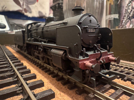 Bachmann 32-165DC (OO) Ex SR, Maunsell N Class ‘Mongolipers’ No.31869 in Weathered British Railways Lined Black, (Shed Code 75B, Redhill Depot). DCC Fitted 