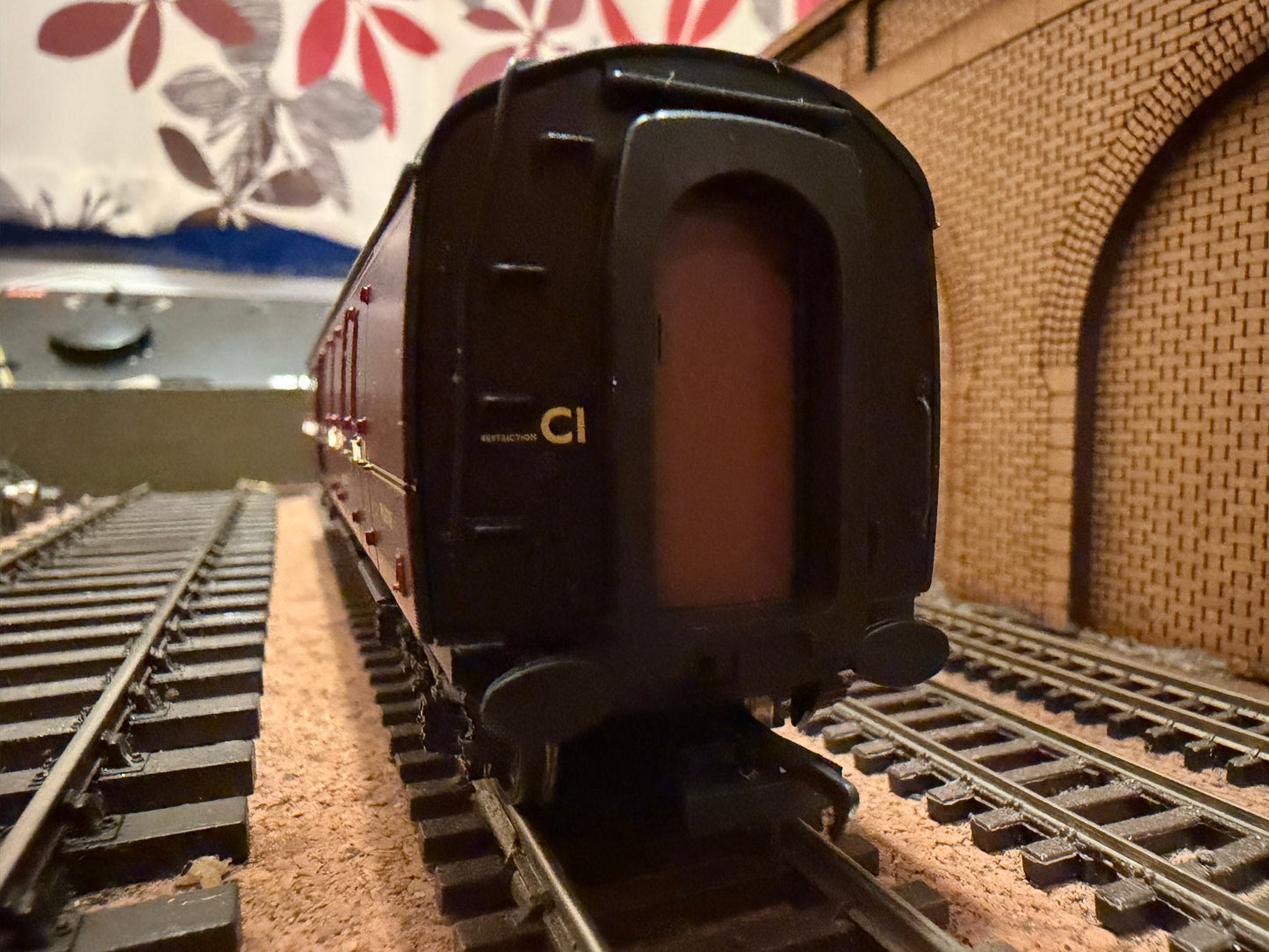 Bachmann 39-176C (OO) British Railways MK1, 57ft Full Brake No.W80708 in BR Maroon. 