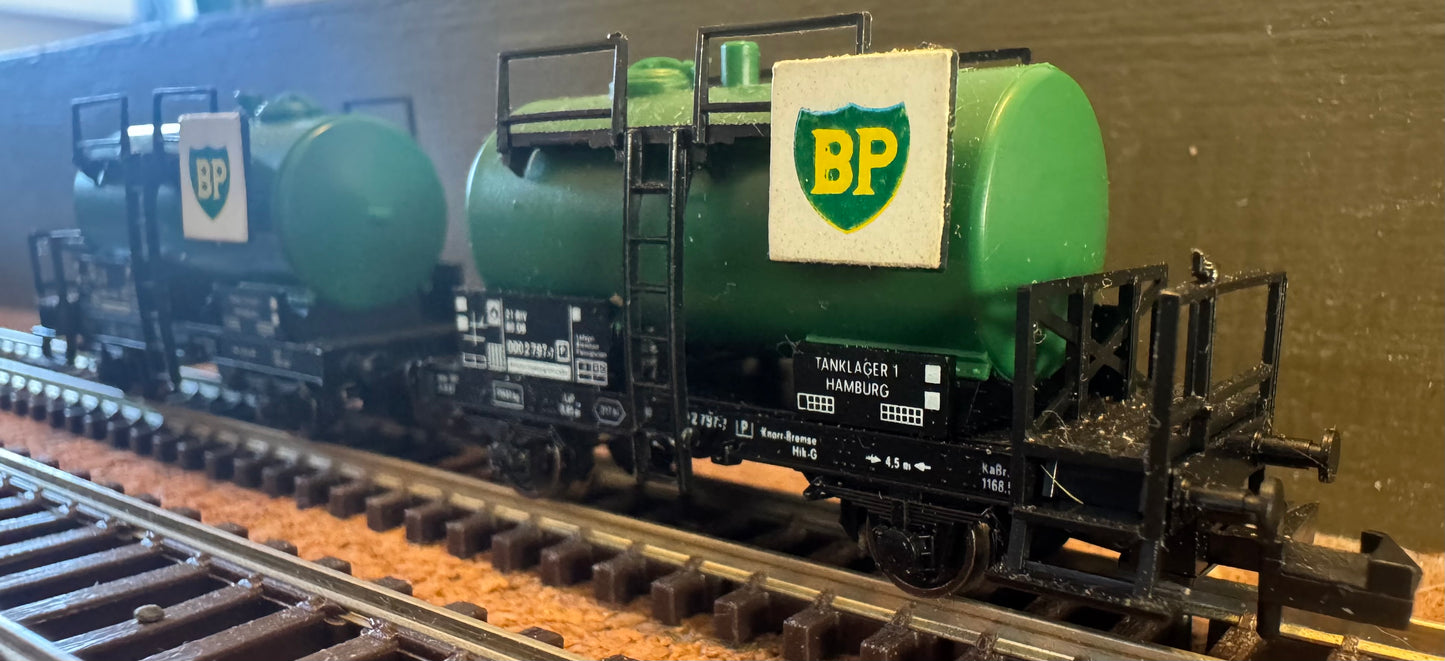 Fleischmann 8402 (Euro N Gauge / 1:160) Deutsche Bahn / British Petroleum Kesselwagen No.000 2 797 - 7.. 