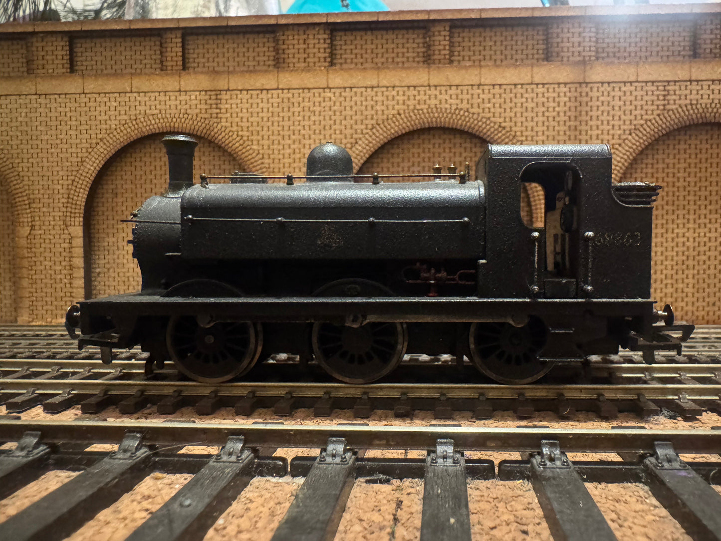 Hornby R3121X (OO) Ex GNR / LNER J52 in Half Weathered British Railways Black. DCC Fitted 