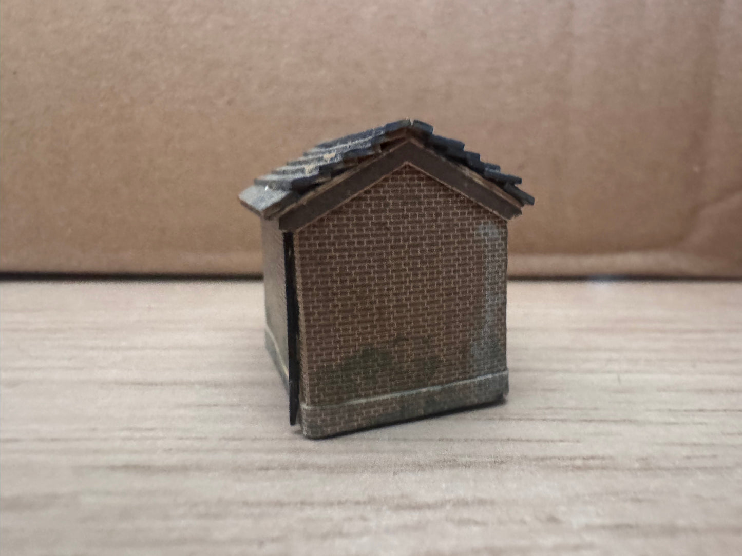 Metcalfe (N Gauge) Weathered Goods Office Building in Red Brick
