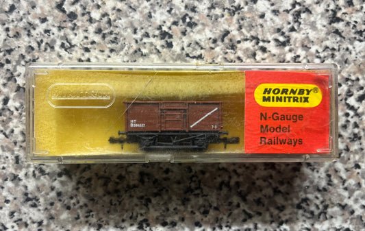 Hornby Minitrix (N Gauge) British Railways, 16 Ton Mineral Wagons No.B586537