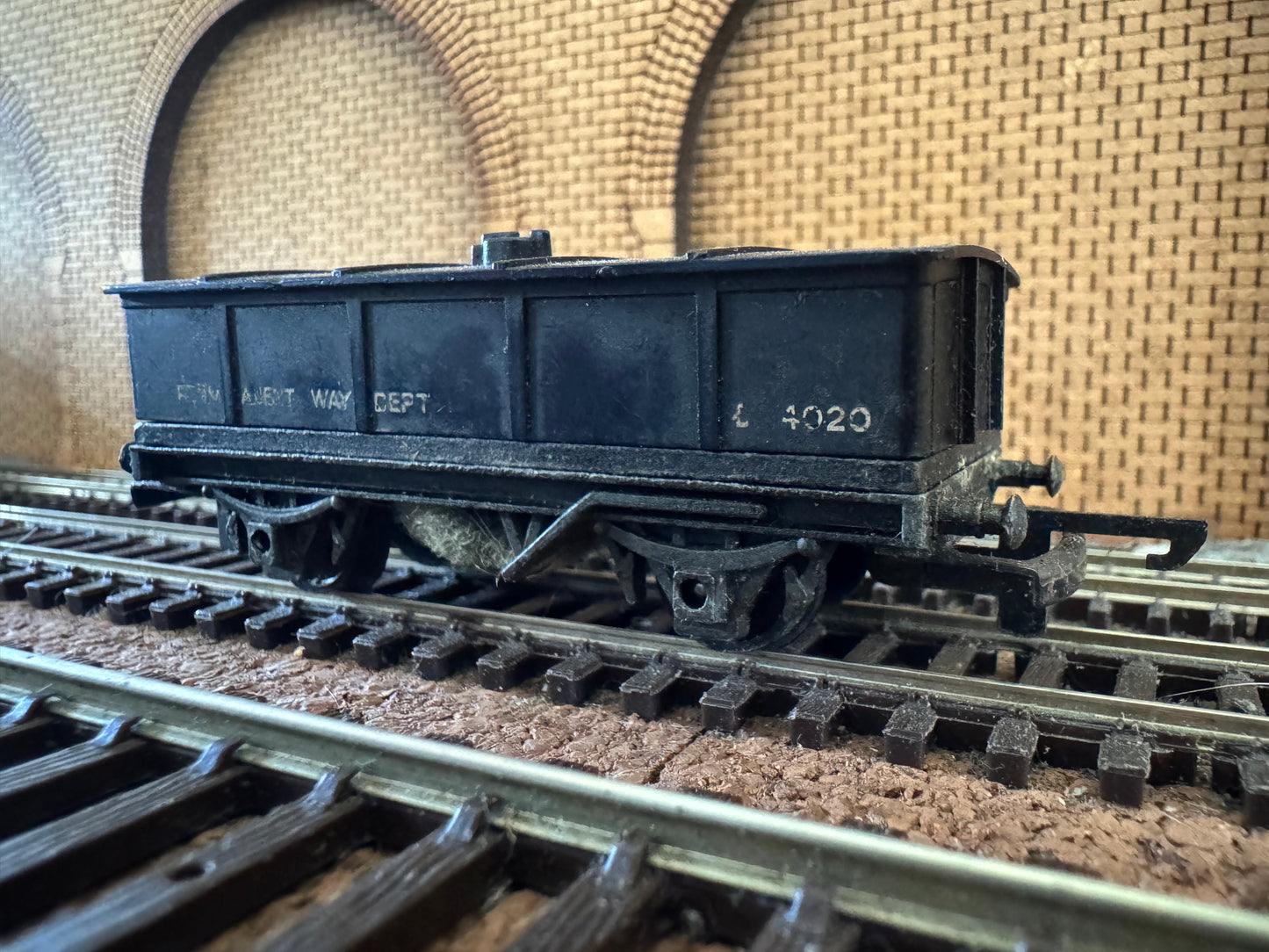 Tri-ang T146 (TT) Track Clean Wagon No.DS4020 in BR P-Way Department Black. 