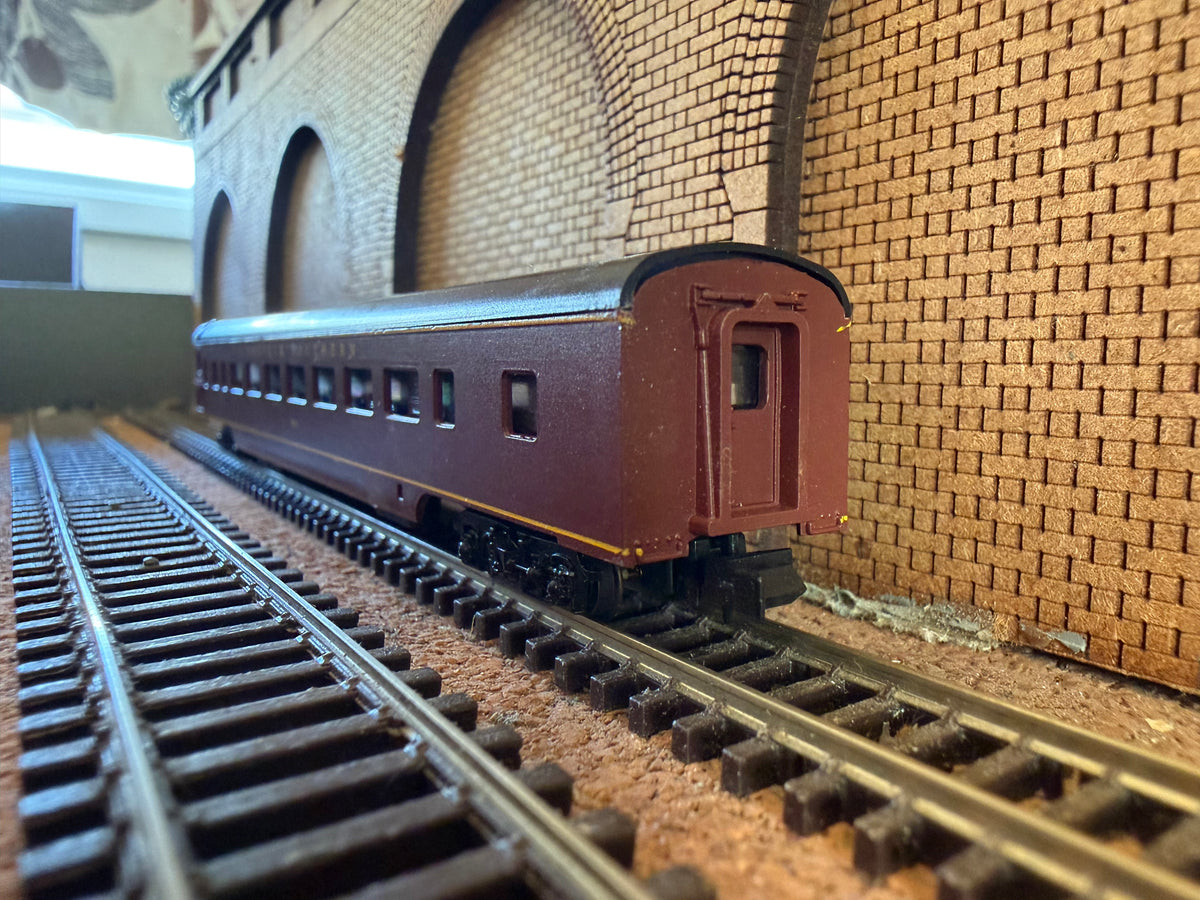 Con-Cor #000104002A (N Scale) Norfolk Southern Railroad 85ft Coach No.531 in NS Lined Maroon 