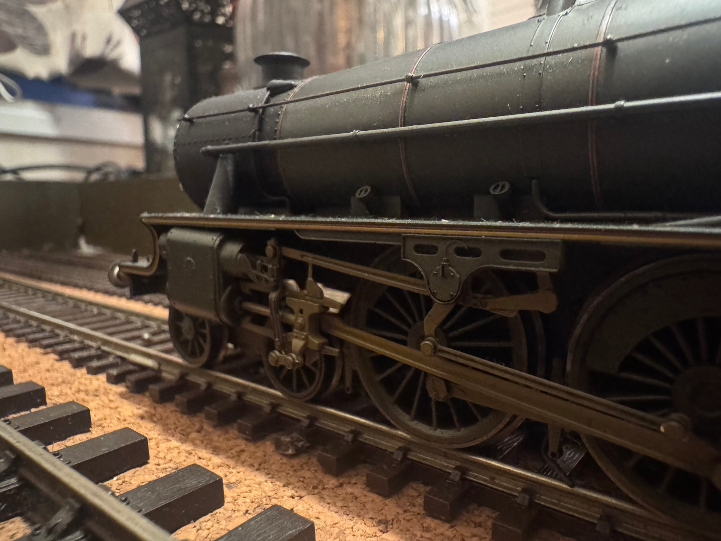 Hornby R2995XS (OO) EX LMS Class 5MT ‘Black Five’ (No Number) in Weathered BR Black. DCC Sound Fitted 