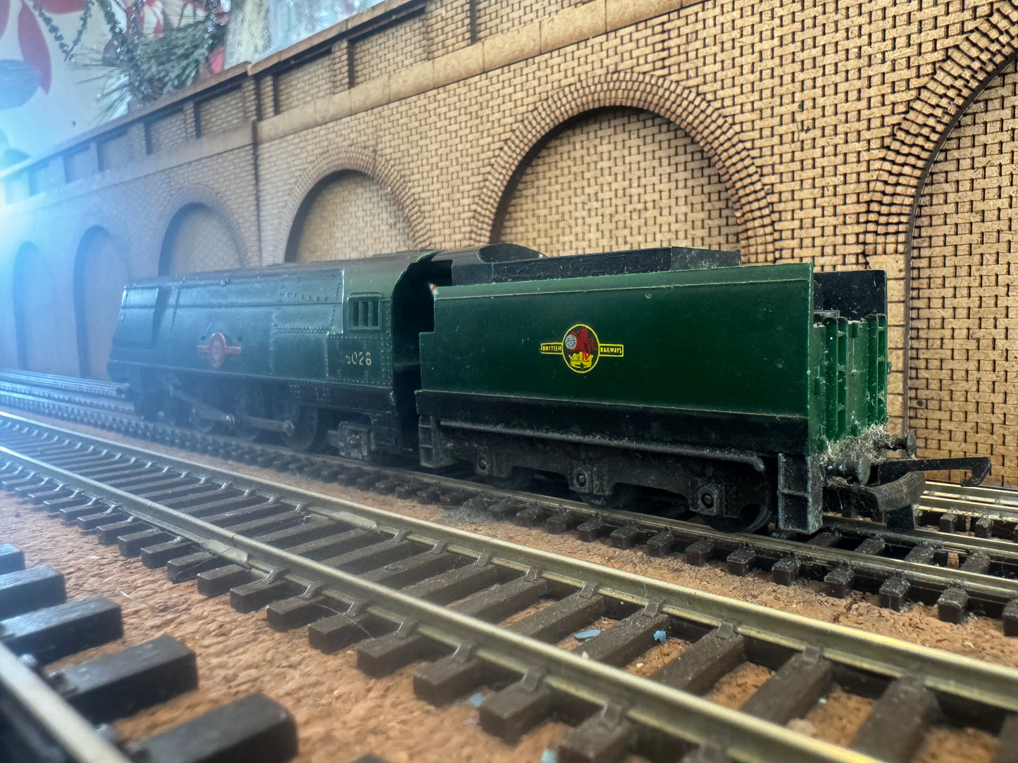 Tri-ang T.93 / T.94 (TT) Ex SR, Un-rebuilt Merchant Navy No.35028 “Clan Line” in British Railways Lined Passenger Green 