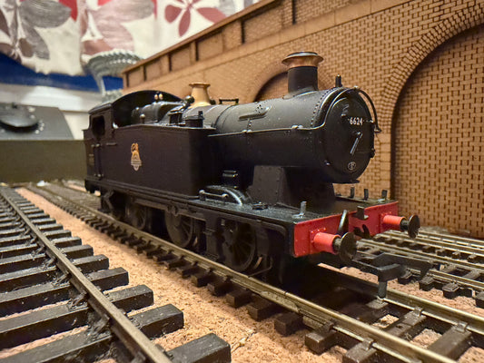 Bachmann 32-079 (OO) Ex GWR, 56XX ‘Taff Tank’ No.6624 in British Railways Lined Black. (Shed Code, 84D, Leamington Spa Depot). 