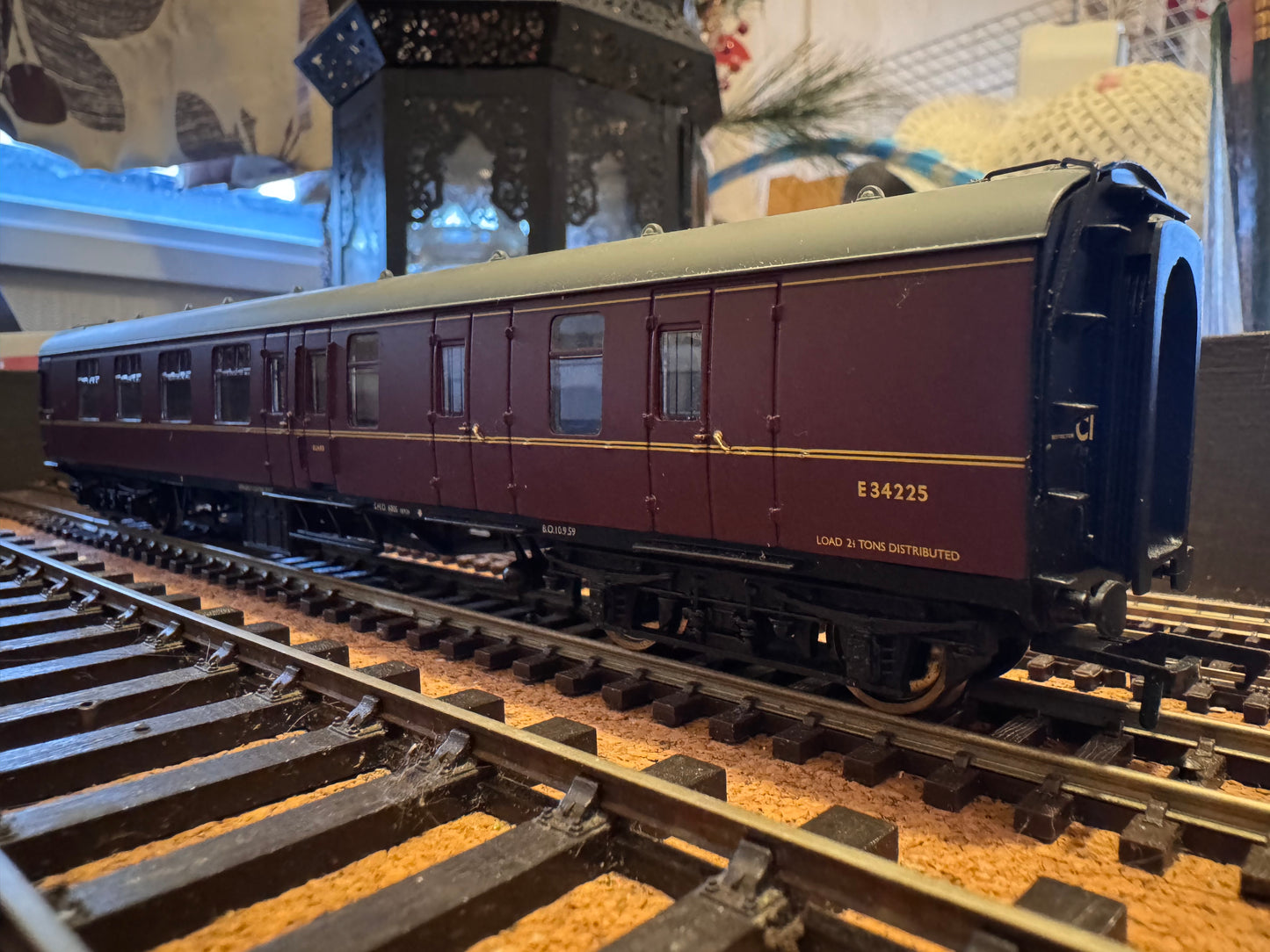 Bachmann 30-180 (OO) Station Pilot Starter Set. DCC Ready 