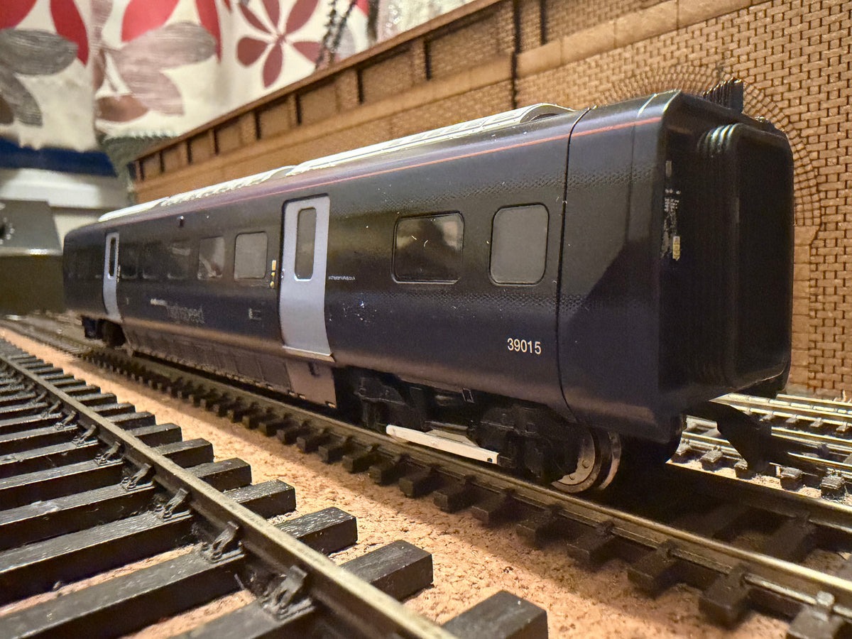 Hornby R4383 (OO) Hitachi Class 395 ‘Javelin’ intermediate standard class coach No.39015 in South Eastern High speed Livery