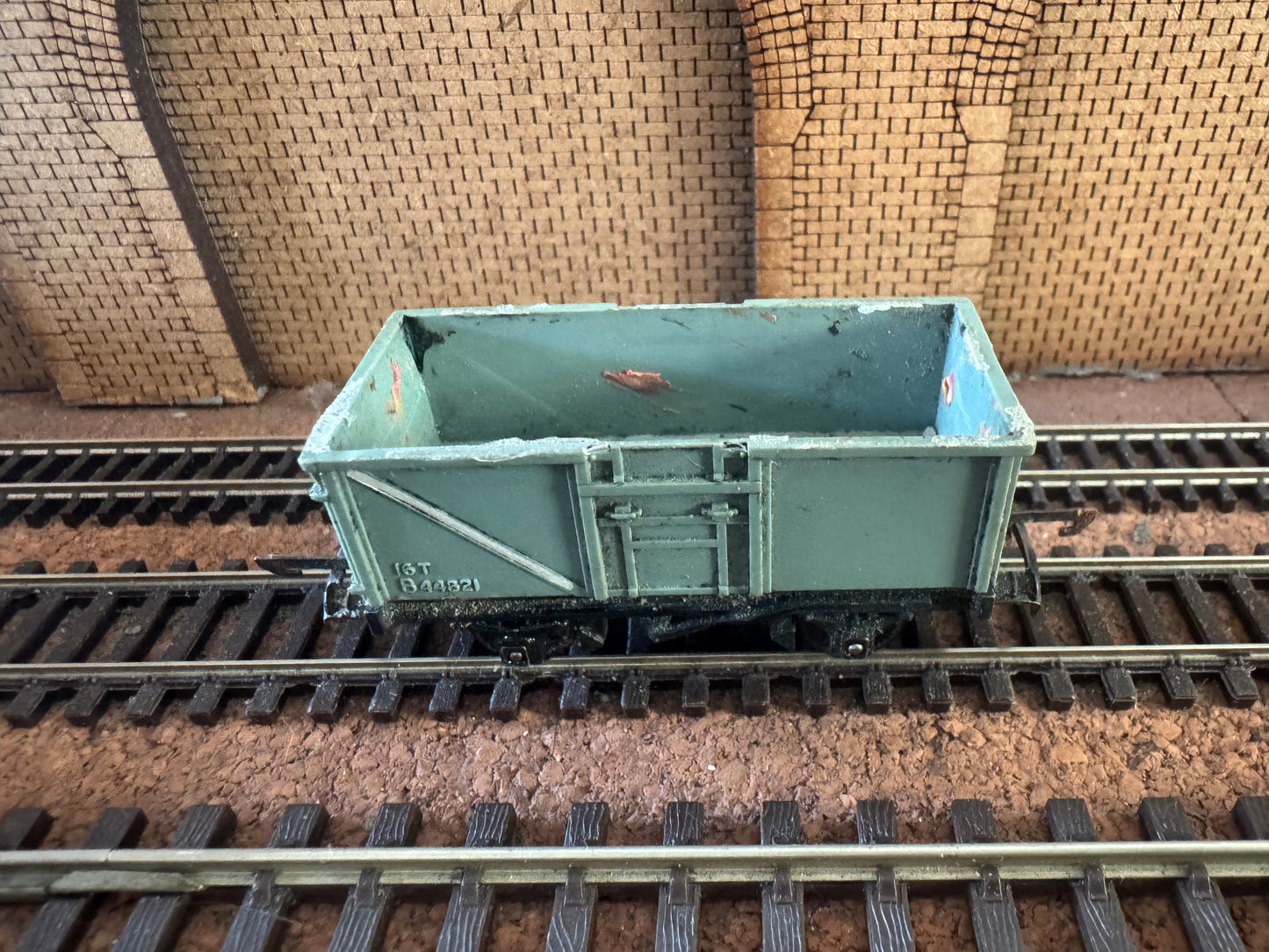 Tri-ang T.70 (TT) British Railways 16T Mineral Wagon No.44821 in BR Grey