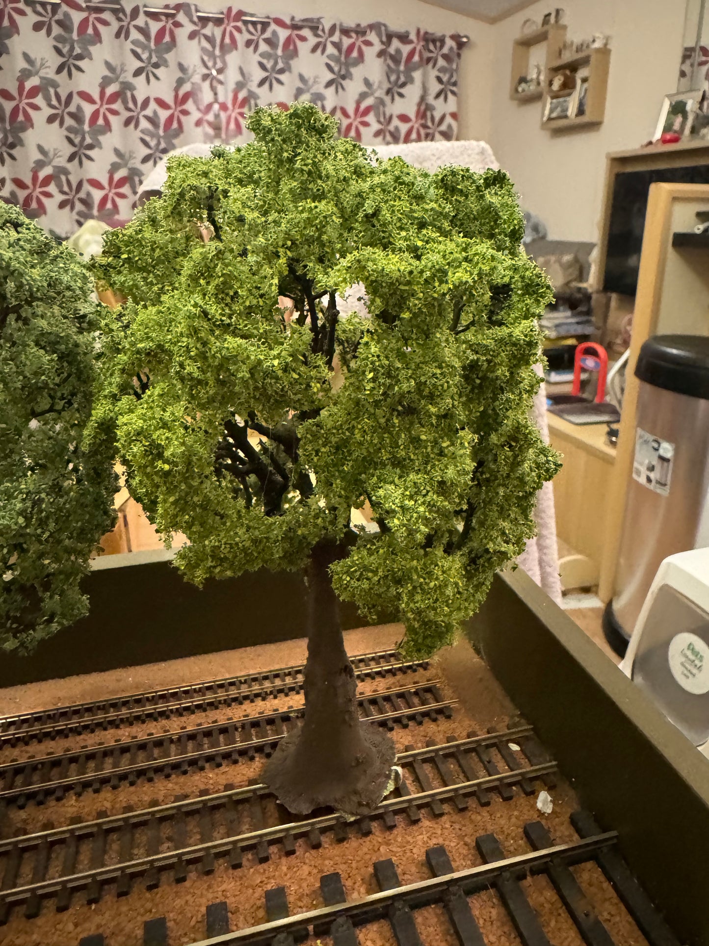 Manufacture Unknown (OO Scale) Large Oak Trees £8 each