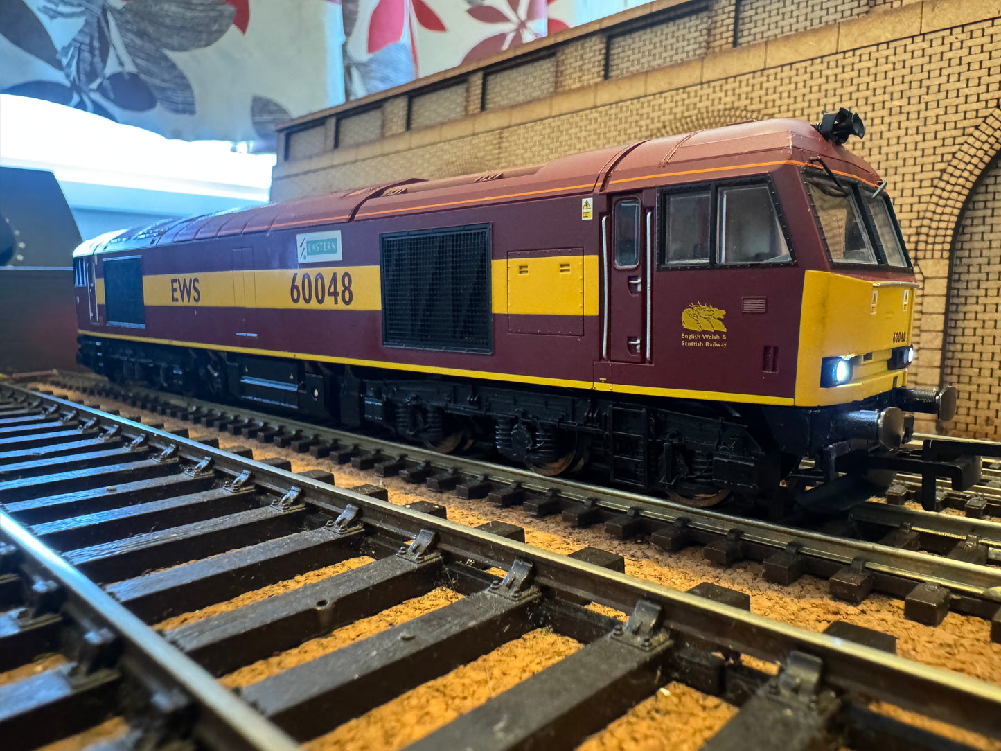 Hornby R2780XS (OO) Ex BR Class 60 No.60048 “Eastern” in EWS livery. DCC Sound Fitted 