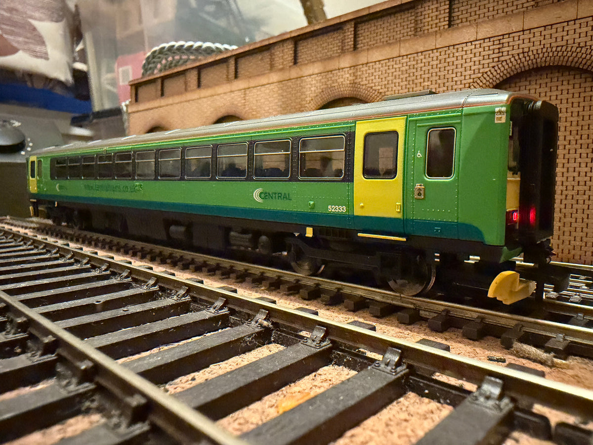 Hornby R2756 (OO) Ex British Rail Class 153 No.153333 in Central Trains Livery. DCC Ready 