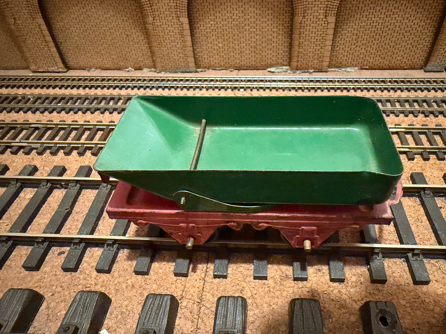 Hornby Tinplate (O) Rotary Tipper Wagon 