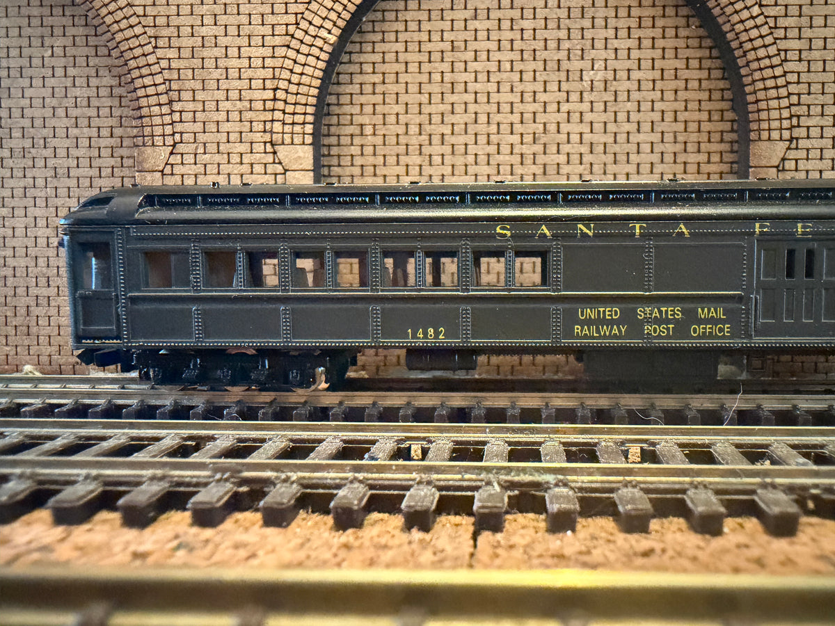 Model Power No.8625 (N Scale) Santa Fe, United States Mail service combination coach No.1482 