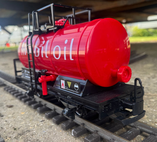 Train 757-5806 (G Scale) Narrow Gauge Fuel Tanker No.757-5806 in Mobil Oil Livery