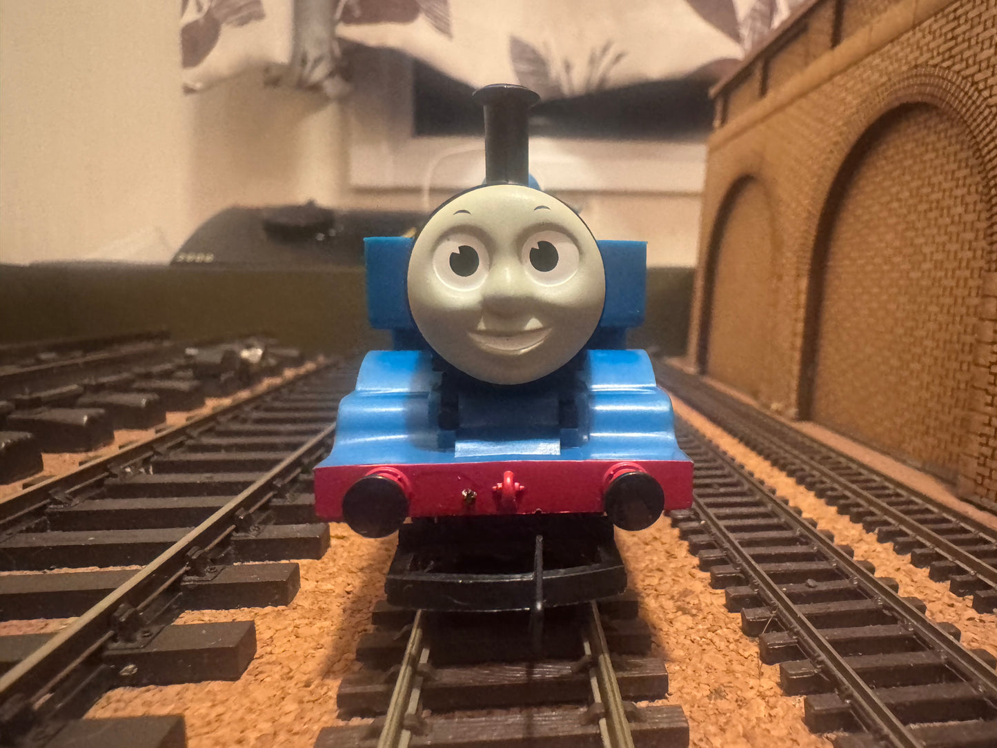 Hornby Thomas & Friends R9104 (OO) Ex LB&SCR E2 No.1 “Thomas” in North Western Railway Lined Blue 