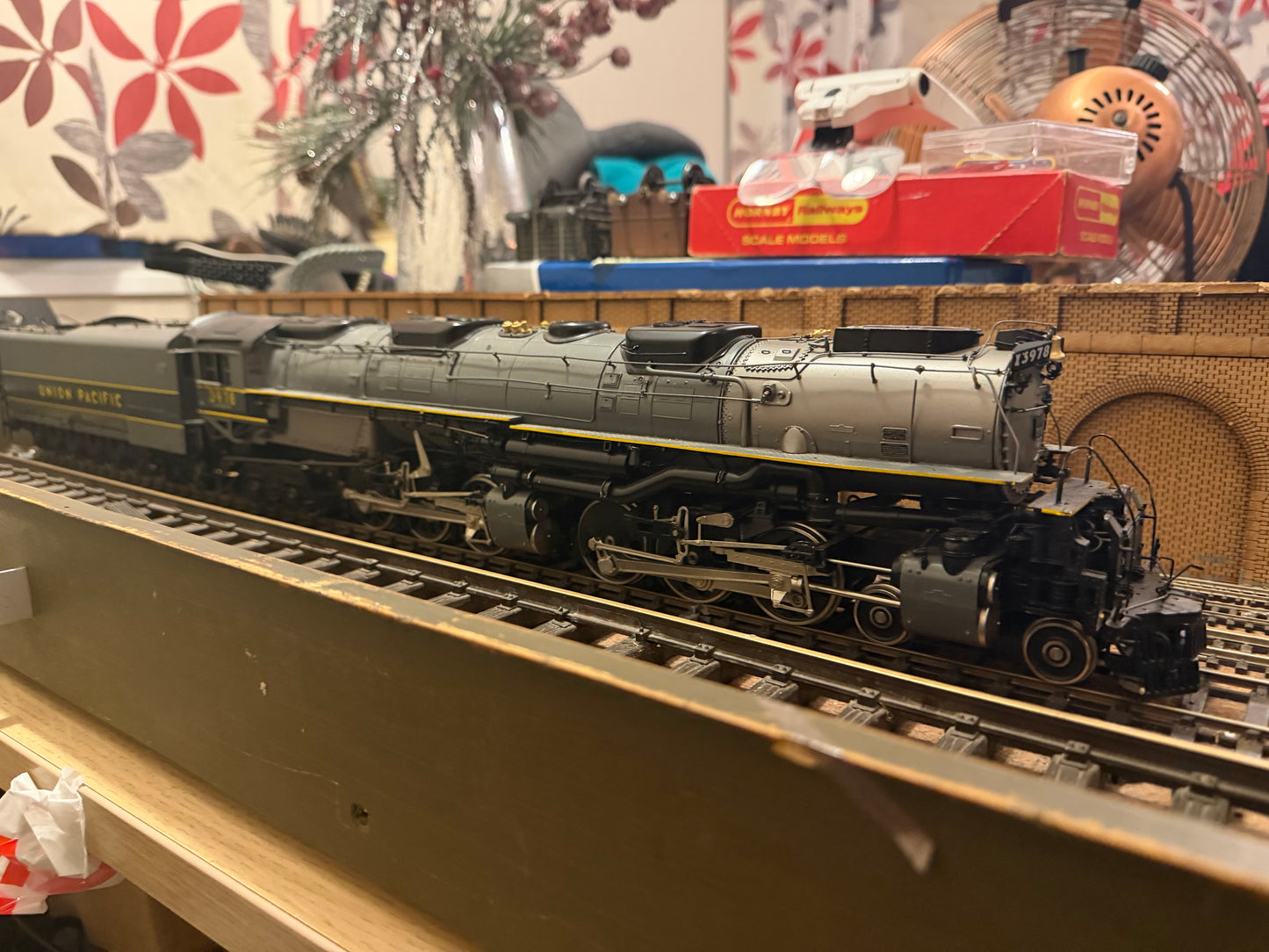 Key Imports / Samhongsa (O Gauge) Union Pacific Railroad, Oil Fired Challenger Class No.3978 in Late Union Pacific Two-Tone Grey. Limited Edition 