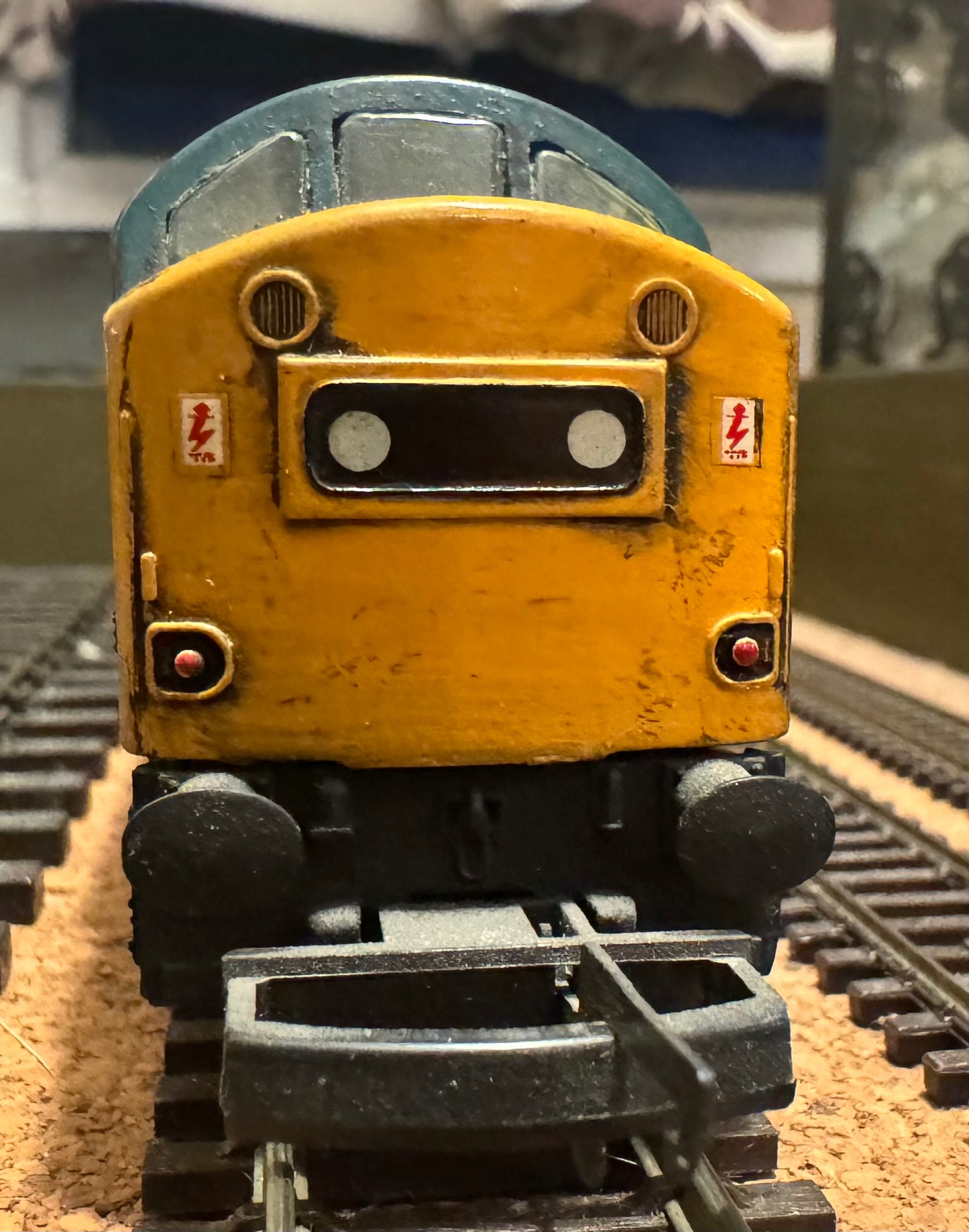 Lima (OO) British Railways Class 40, No.40066 in weathered lightly British Rail Blue