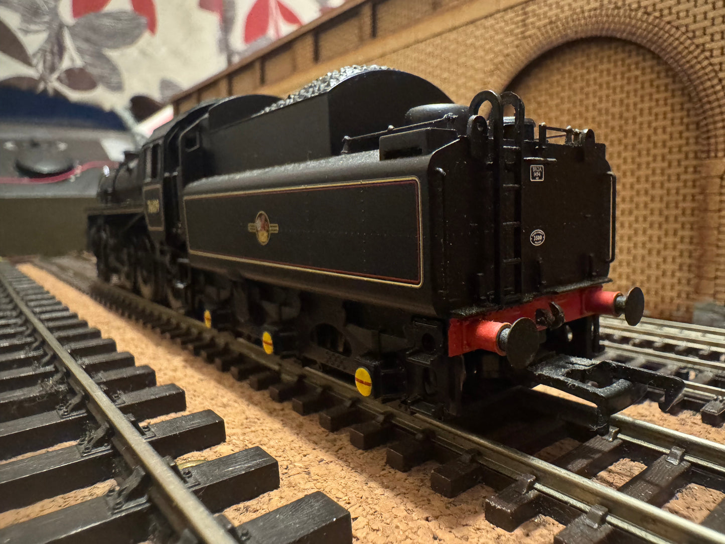 Bachmann 32-955 (OO) British Railways, Standard 4MT 2-6-0 No.76109 in Lined British Railways Black. (Shed Code 62A, Thornton Depot) DCC Ready 
