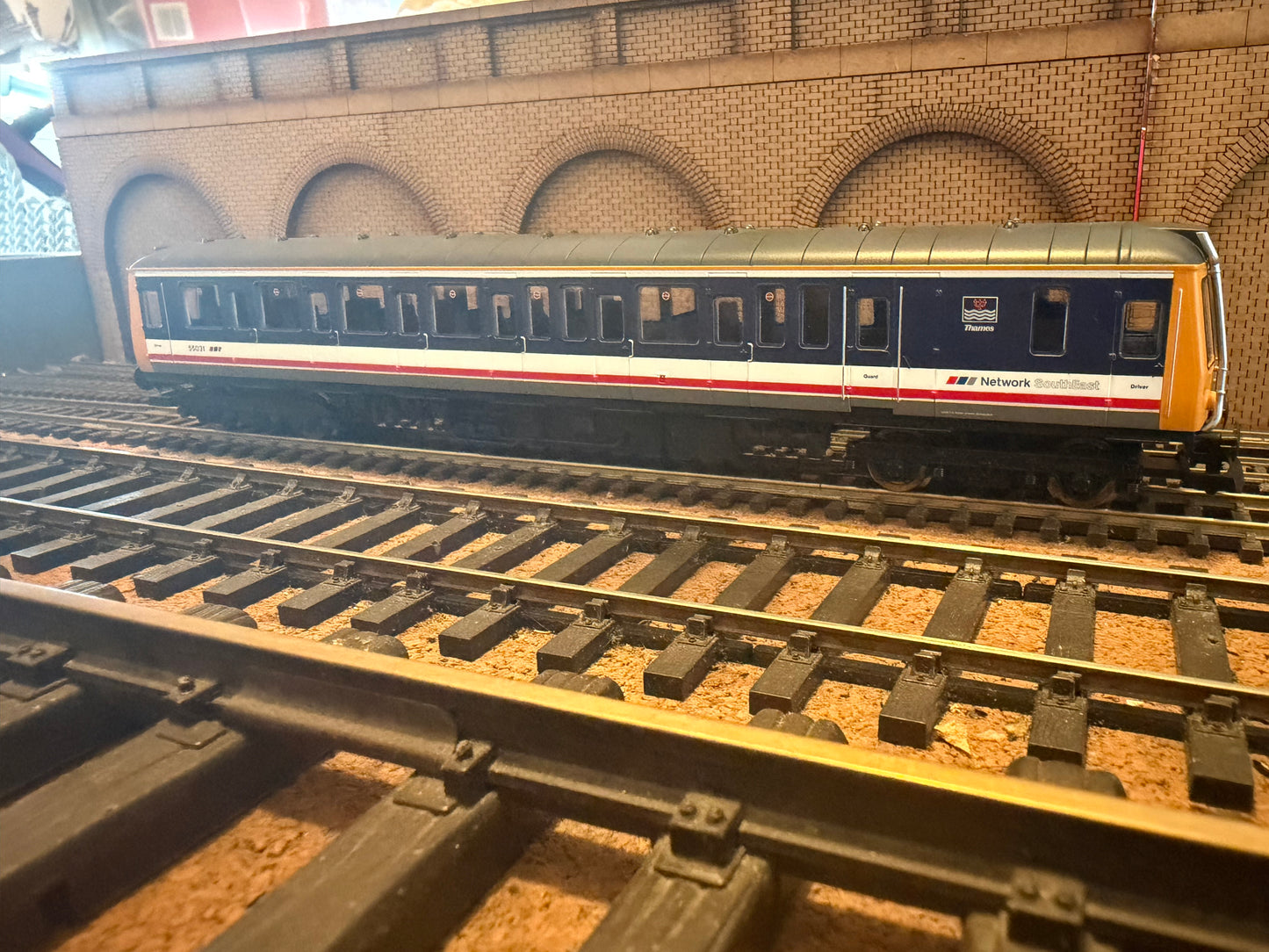Hornby R2508 (OO) British Railways Class 121 ‘Bubble Car’ No.121031 in Network SouthEast Livery. DCC Ready 