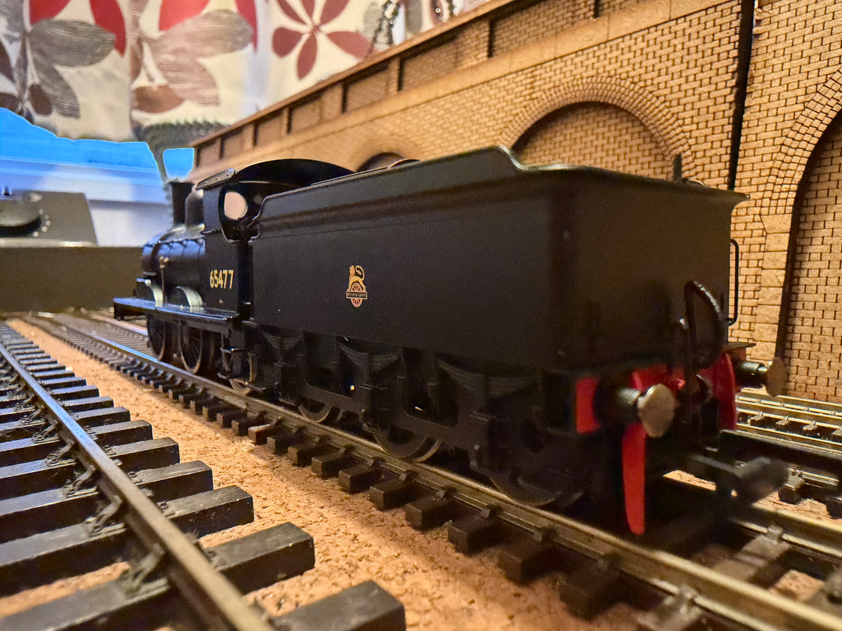 Hornby R3415 (OO) Ex GER / LNER J15 No.65477 in British Railways Unlined Black. (Shed Code 31A, Cambridge Depot) DCC Ready. 