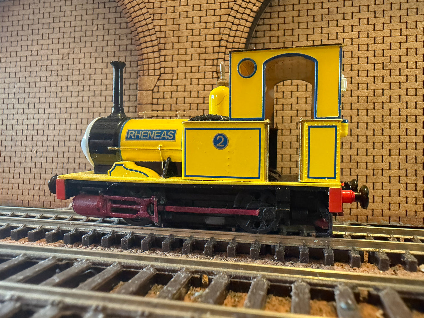 Bachmann Thomas and Friends (OO9) Mid Sodor Railway, Fletcher Jennings 0-4-0 Well-Tank No.2 “Rheneas” in Yellow. Static Dummy