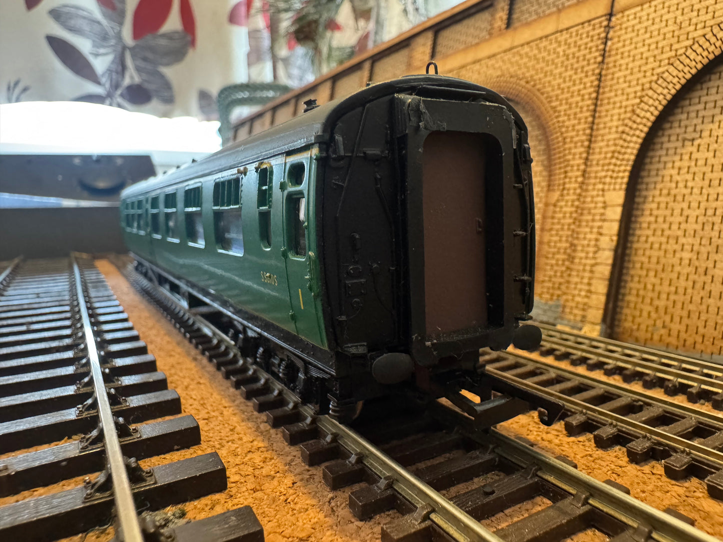 Bachmann 34-558B (OO) Ex SR, ‘Bulleid’ 63ft Corridor Composite No.S5810S in British Railways Southern Region Green 