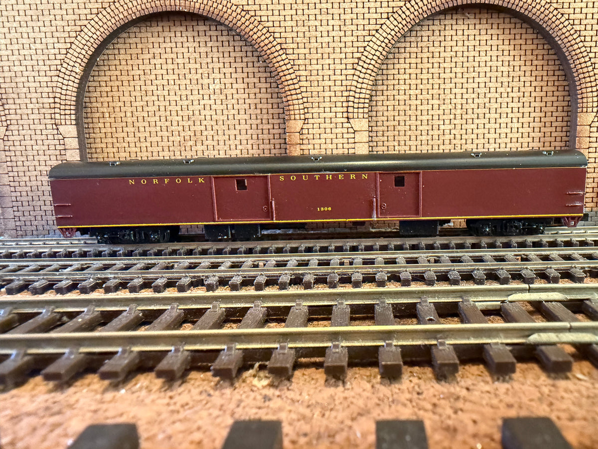 Con-Cor #0001-04082A (N Scale) Norfolk Southern Railroad, 85ft Baggage Car No.1306 