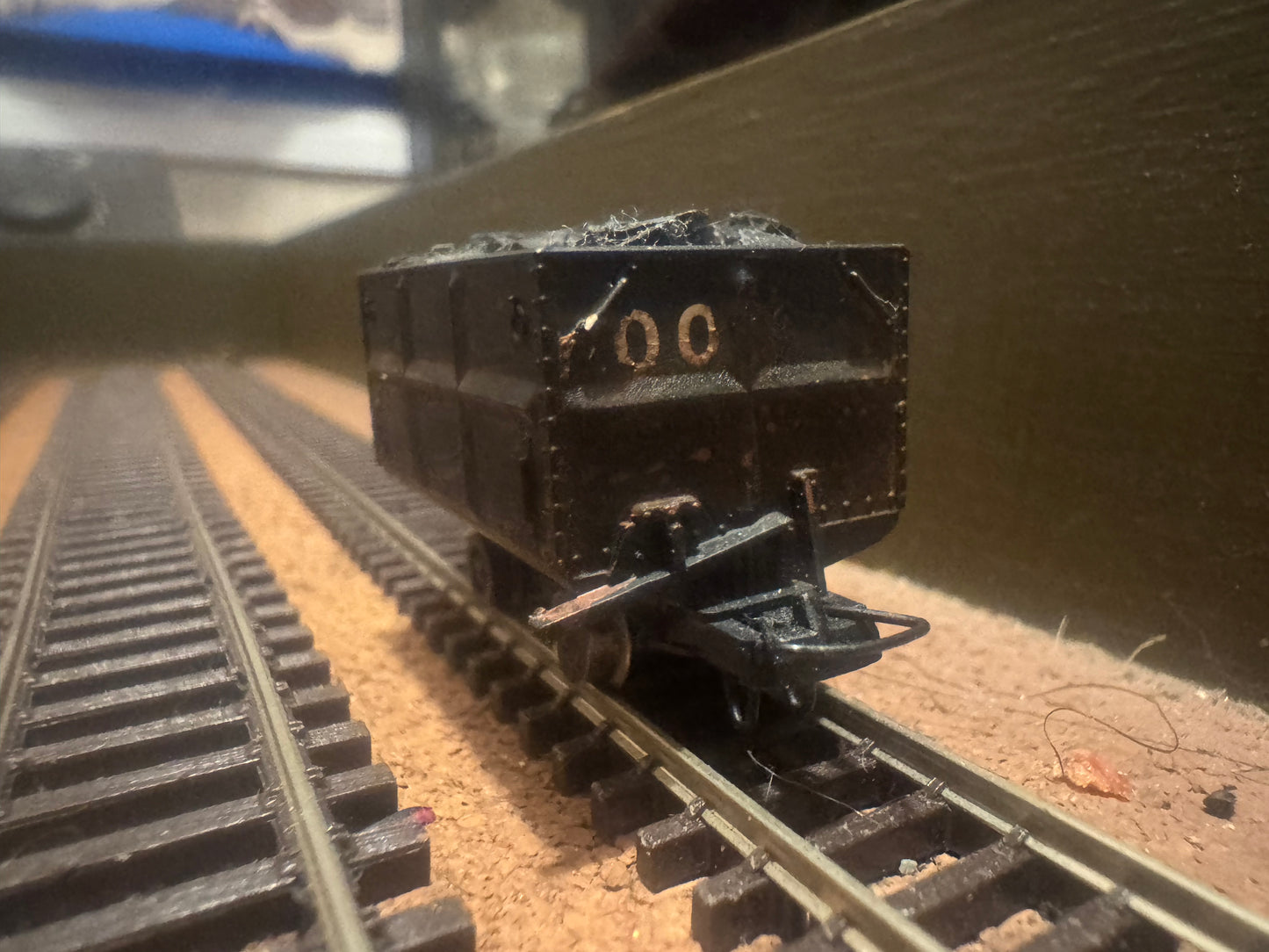 Roco RC34499 (HOe) Side Tipping Wagon No.00 Weathered and with load.