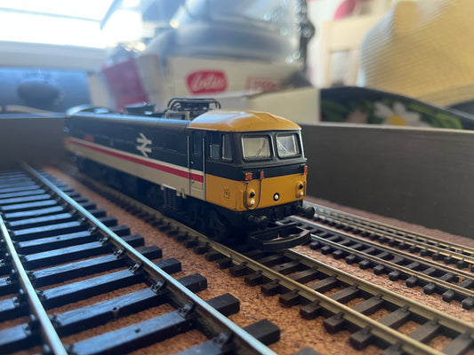 Lima (OO) British Rail Class 87, No.87005 “City of London” in InterCity Executive livery.