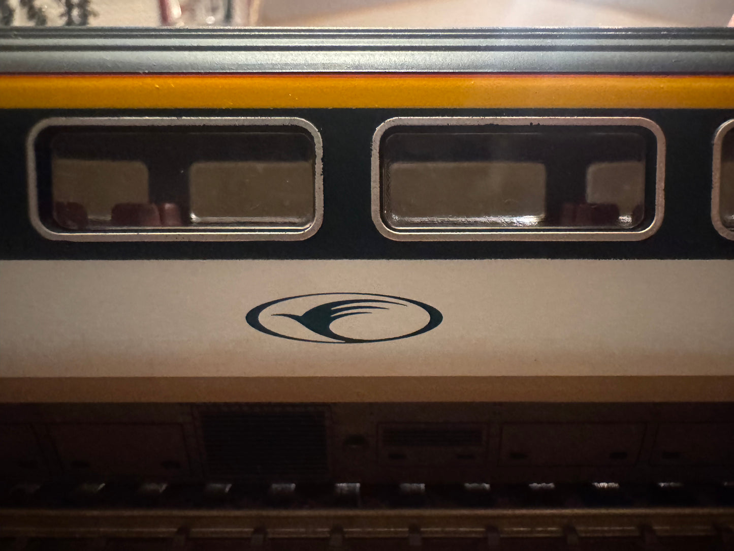 Lima (OO) Ex British Rail MK3s in Great Western ‘Merlin’ livery. Full Coaching Rake Bundle 