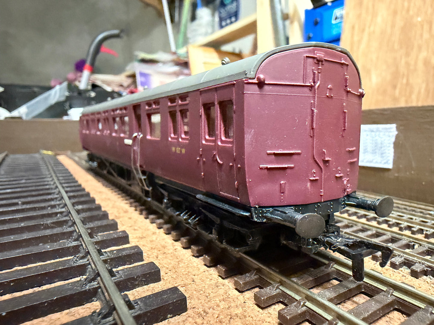 Airfix GMR 54256 (OO) Ex GWR Auto Coach No.W187W in unlined British Railways Maroon. 