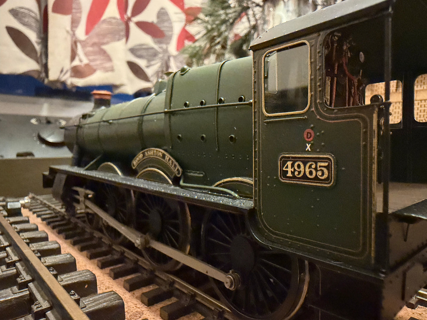 Tower Models (O) Great Western Railway 49xx ‘Hall Class’ No.4965 “Rood Ashton Hall” in Lined Great Western Railway Livery. 
