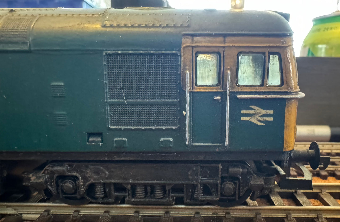 Lima (OO) British Railways, Class 33, No.33010 in Weathered BR Blue.