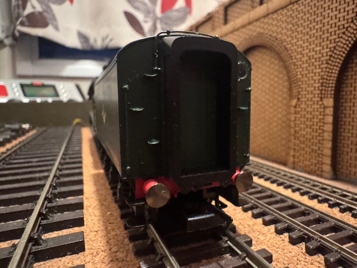 Hornby R2910 (OO) Ex LNER A4 No.60010 “Dominion of Canada” in British Railways Lined Green. (Shed Allocation, 34A Kings Cross) DCC Ready, Special Edition No.736 of 1000. 