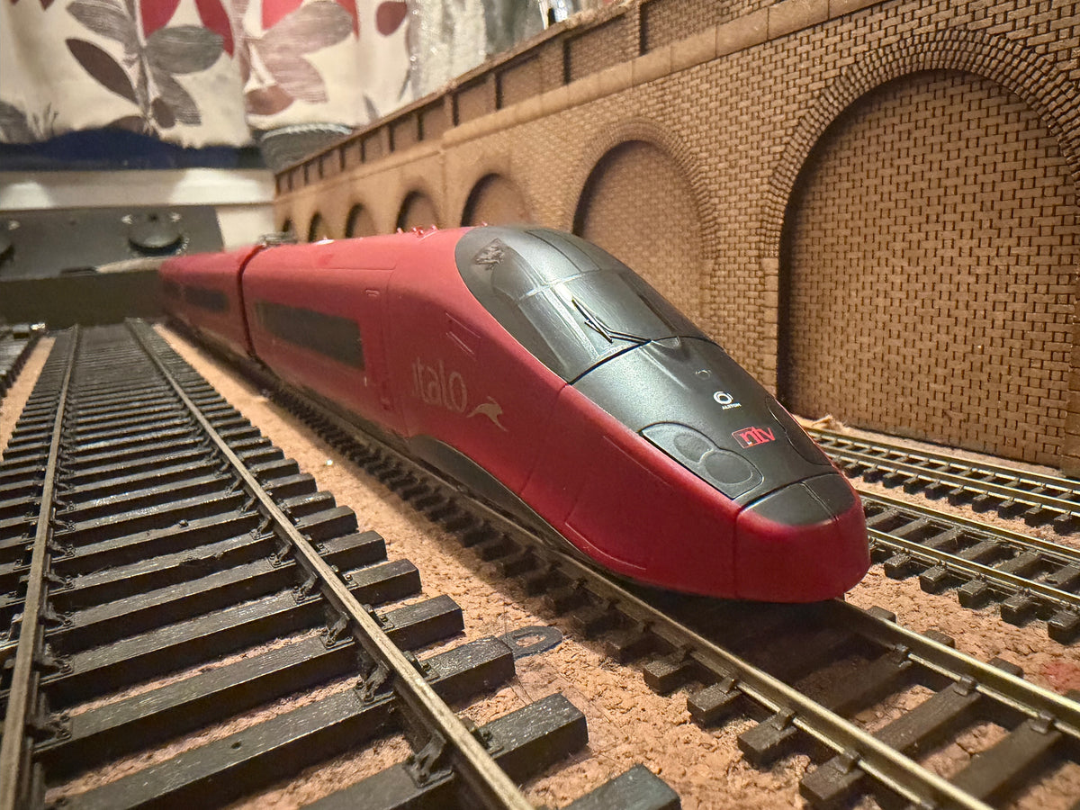 Lima HL1041 (HO) Italo Nuovo Trasporto Viaggiatori Class 575 Starter Set 