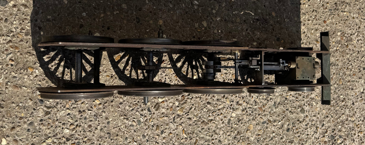 LBSC (3.5 inch) Hielan Lassie / LNER Thompson A2/3. Frames, Axle boxes, Wheels and Central Cylinder. 