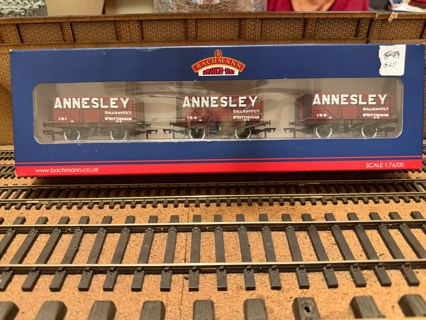 Bachmann 37-081X (OO) Annesley Colliery Company, Seven Plank Coal Wagon Triple Pack. Limited edition 