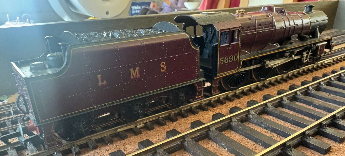 Mainline (OO) London Midland & Scottish Railway, Class 5XP ‘Jubilee’ No.5690 “Leander” in LMS Crimson Lake, (Allocation 22A, Bristol Barrow Road)