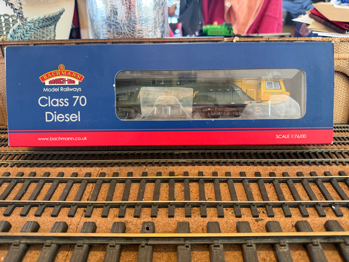 Bachmann 31-588 (OO) General Electric Class 70 No.70005 in Weathered Freightliner Powerhaul Livery. DCC Ready 