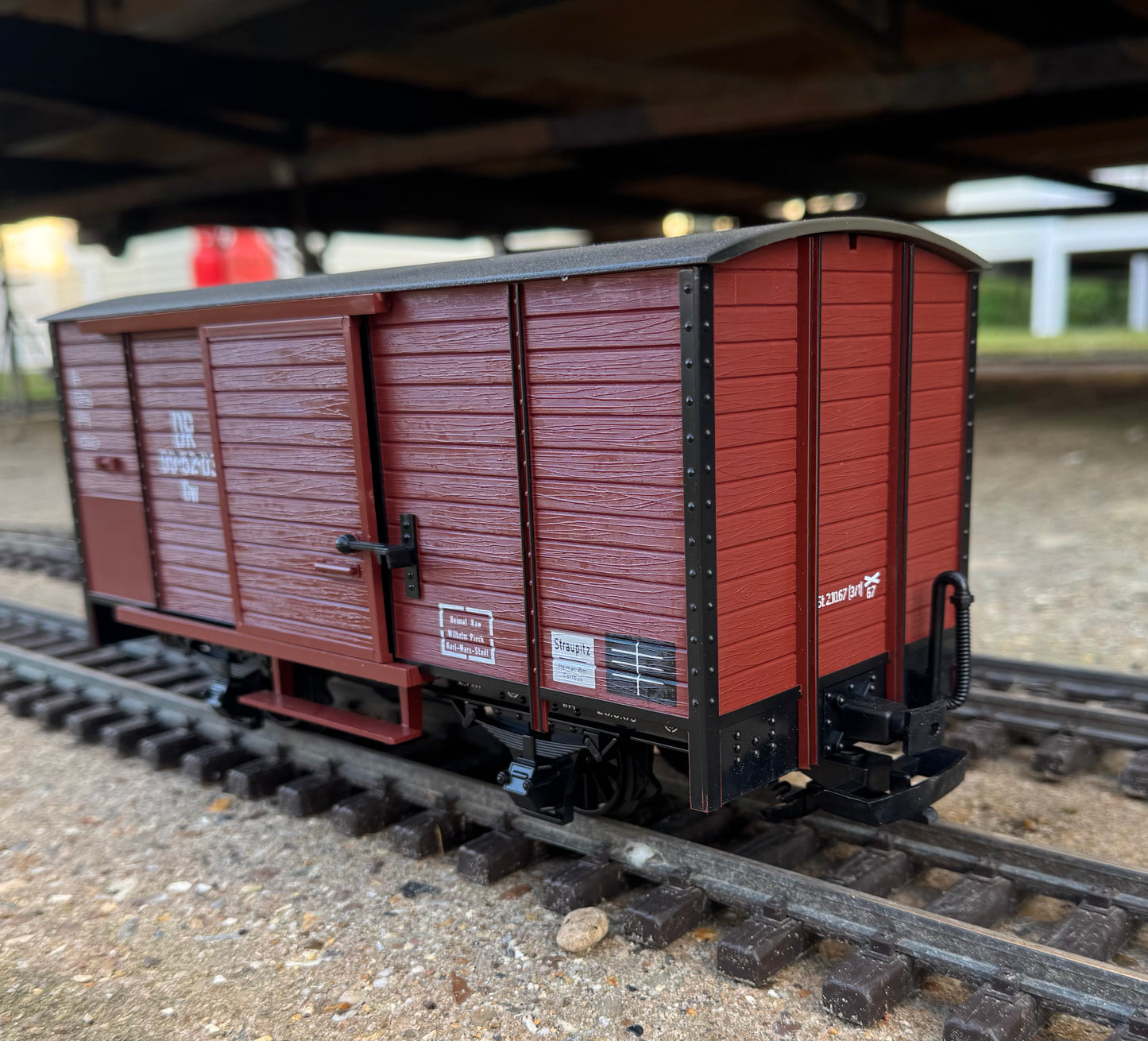LGB 46350 (G Scale) Deutsche Reichsbahn 6T Box Van No.99-52-03 in DR Bauxite. 