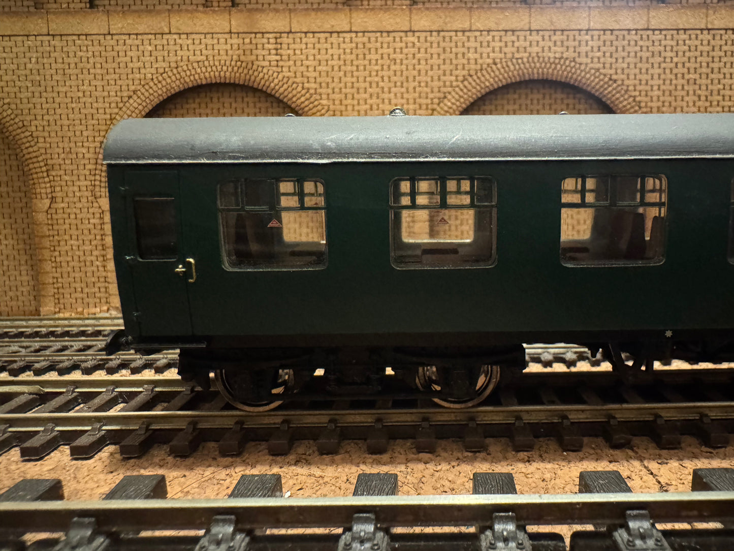 Bachmann 39-053F (OO) British Railways MK1 Second Open No.S3848 in BR Southern Region Green.